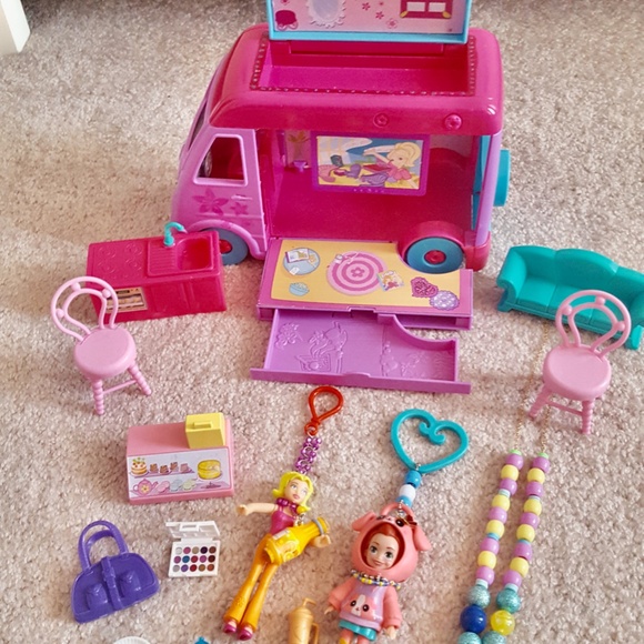 Polly Pocket Purple Food Truck with 2 Doll Keychains, Necklace and Furniture - Picture 6 of 7